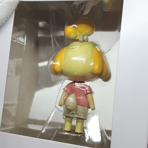 Hallmark Nintendo Animal Crossing Isabelle Christmas Ornament - Picture 9 of 11